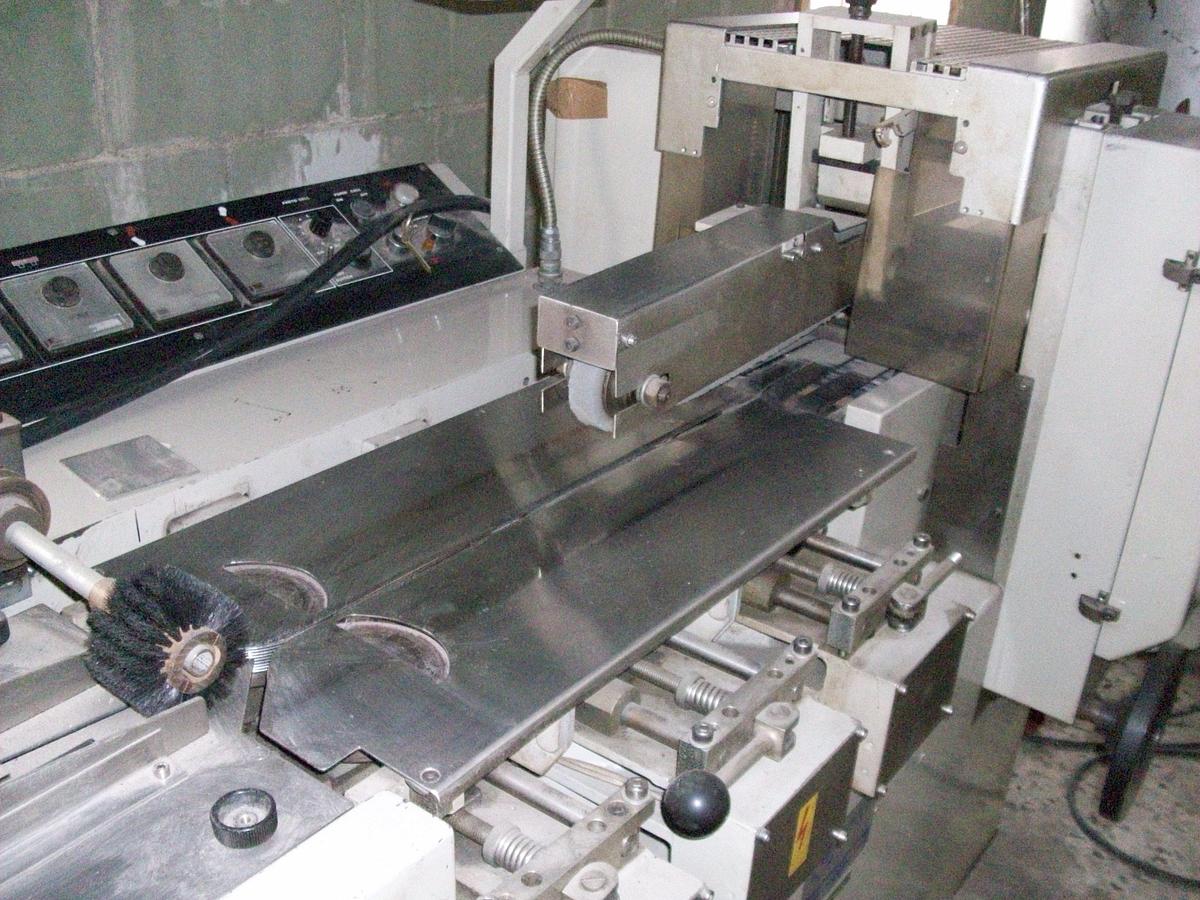 Usado Envasadora horizontal Flawpack de flujo continuo Cavanna Modelo 07