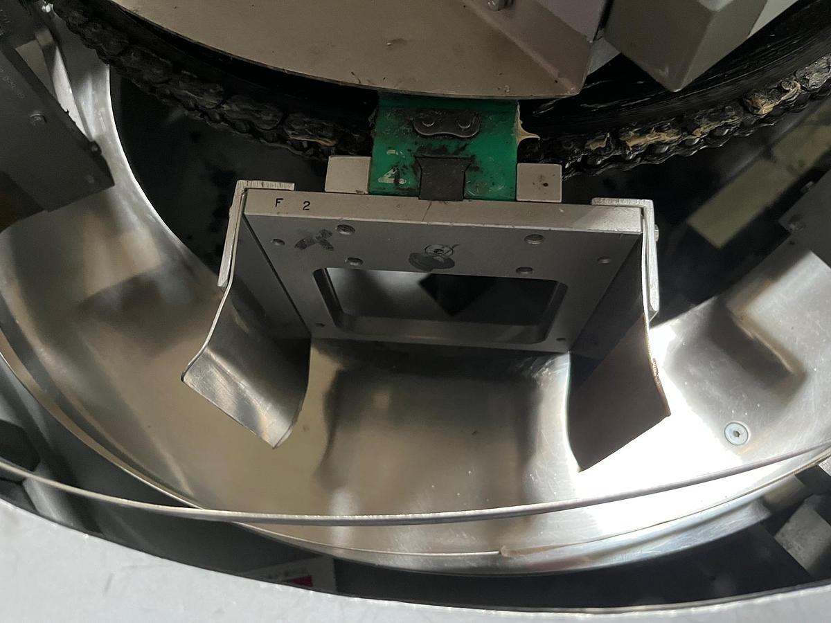 Usado A H Estuchadora vertical Cariba AV30.132 