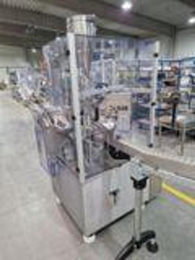 Usado A Llenadora cerradora de tubos de alumino IWKA TFS 10