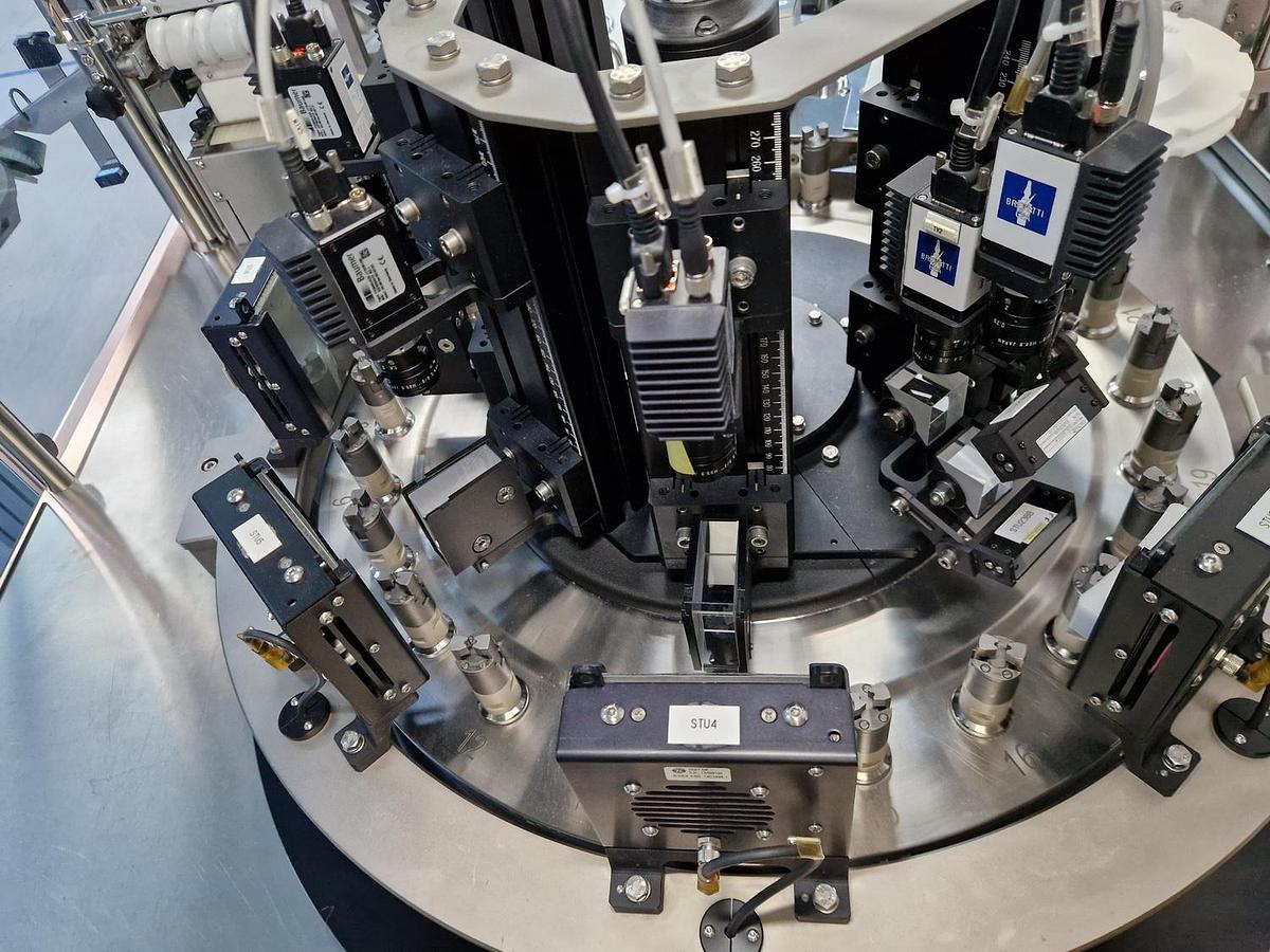 Usado A Máquina de inspección jeringas prefabricadas Brevetti K 15-C 200