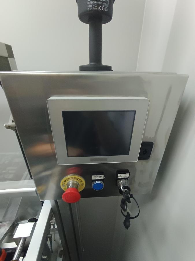 Usado Llenadora cerradora cortadora de monodosis Valmatic modelo Miri 