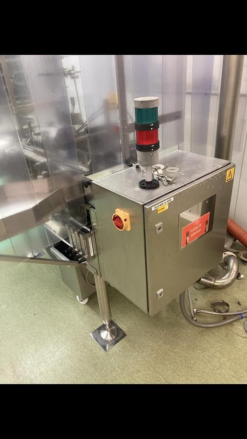 Usado Maquina llenadora cerradora de ampollas BOSCH Modelo AVR FO4