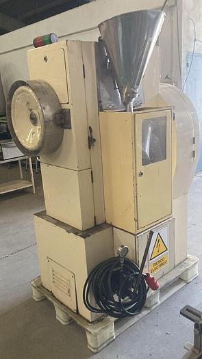 Usado 1976 FETTE  EXACTA 31 DIAMETRO TABLETA 65 mm