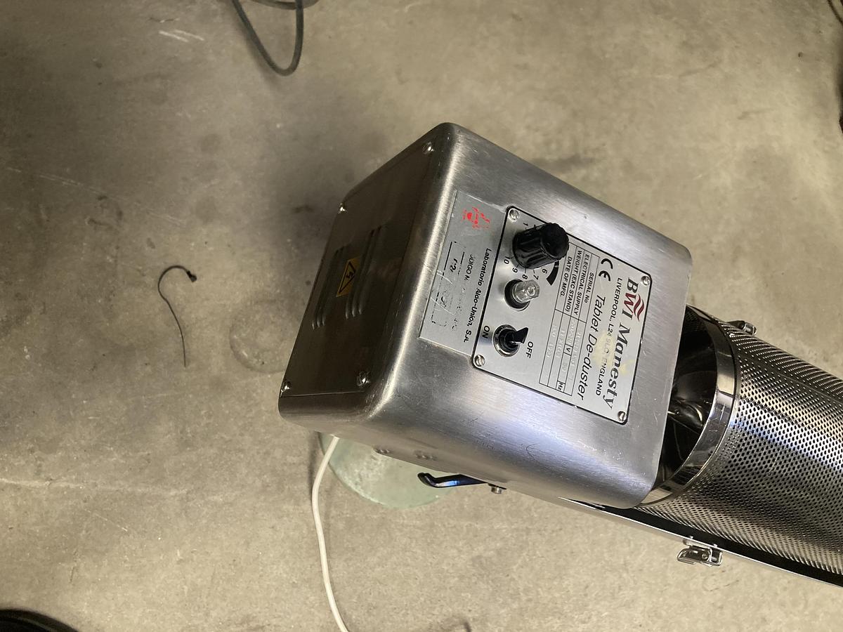 Usado Limpiador de capsulas y comprimidos Tablet De-duster Manesty