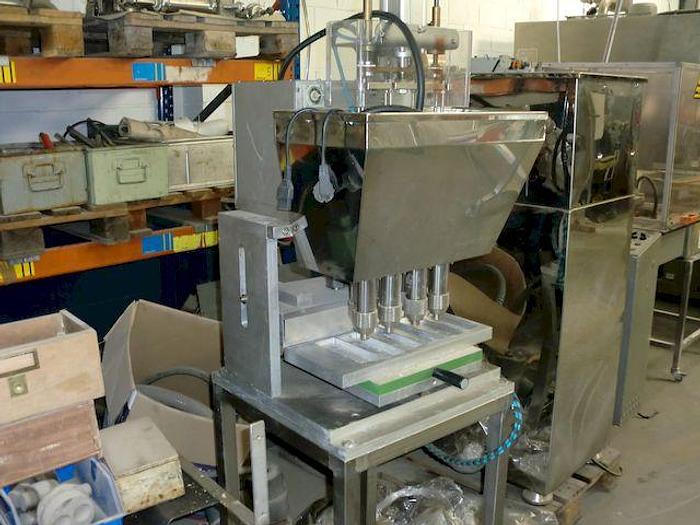 Usado Maquina para para dosificador líquidos y termosoldar  TERPACK