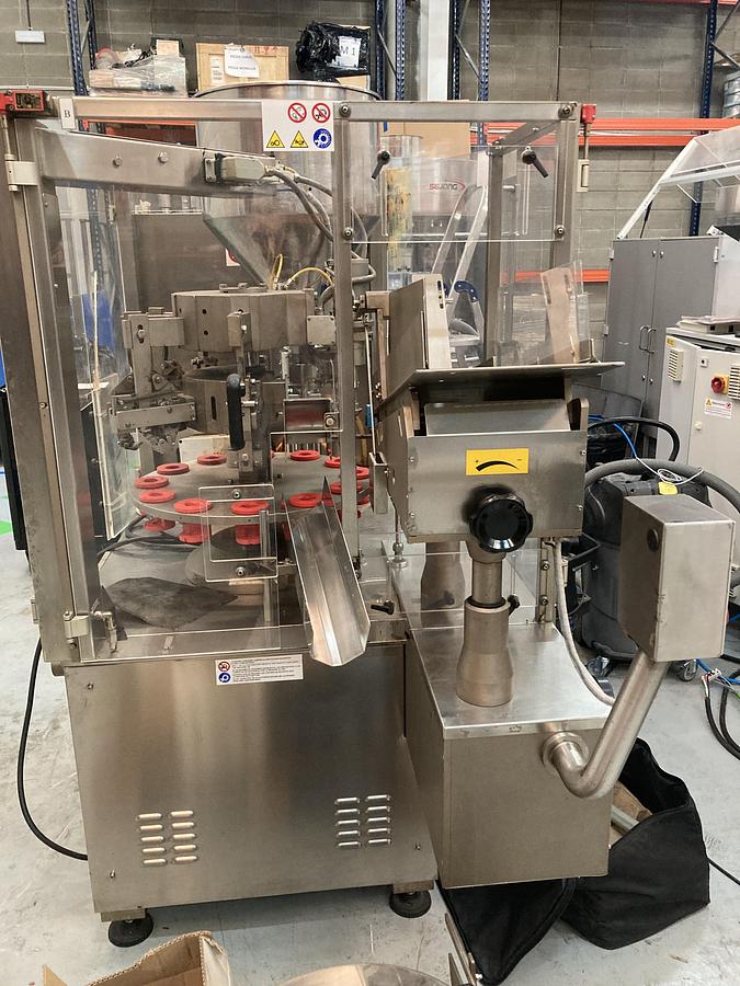 Usado Maquina llenadora cerradora de tubos de ALUMINIO TGM