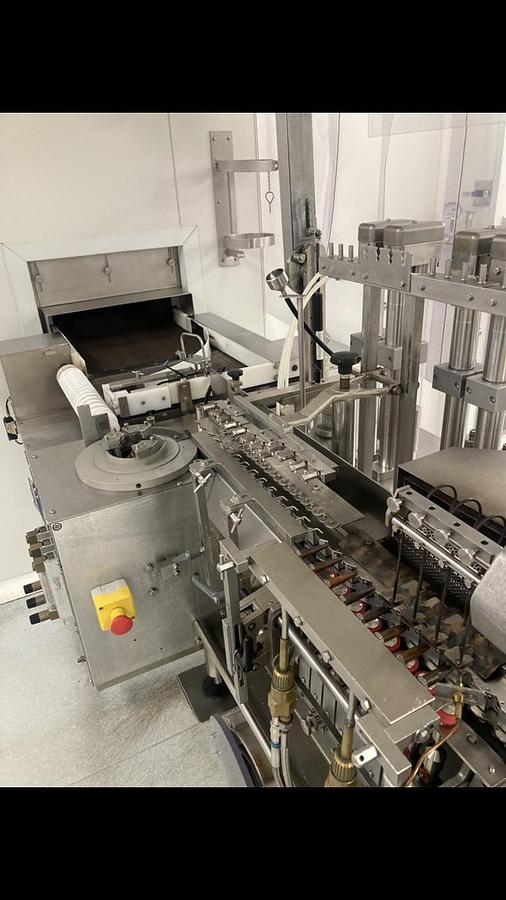 Usado Maquina llenadora cerradora de ampollas BOSCH Modelo AVR FO4