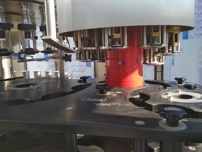 Usado Llenadora taponadora Stork