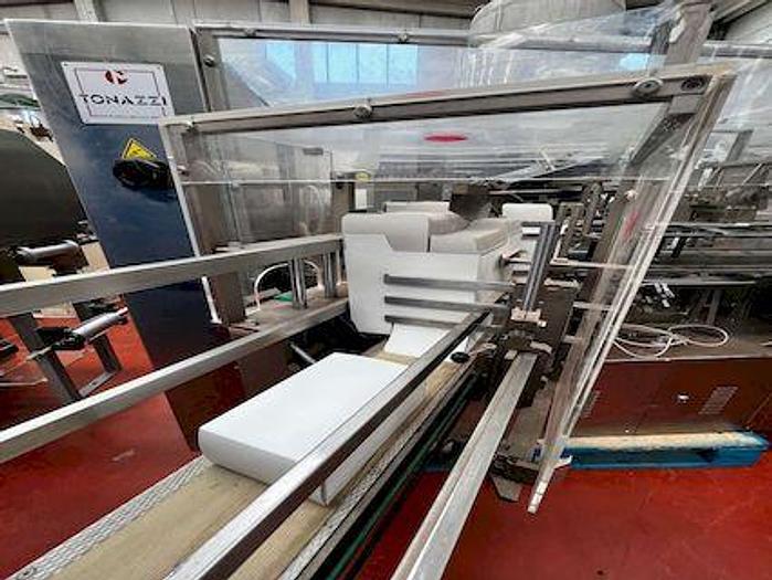 Usado Estuchadora horizontal fabricada por TONAZZI en 2001, modelo POLYCARTON.