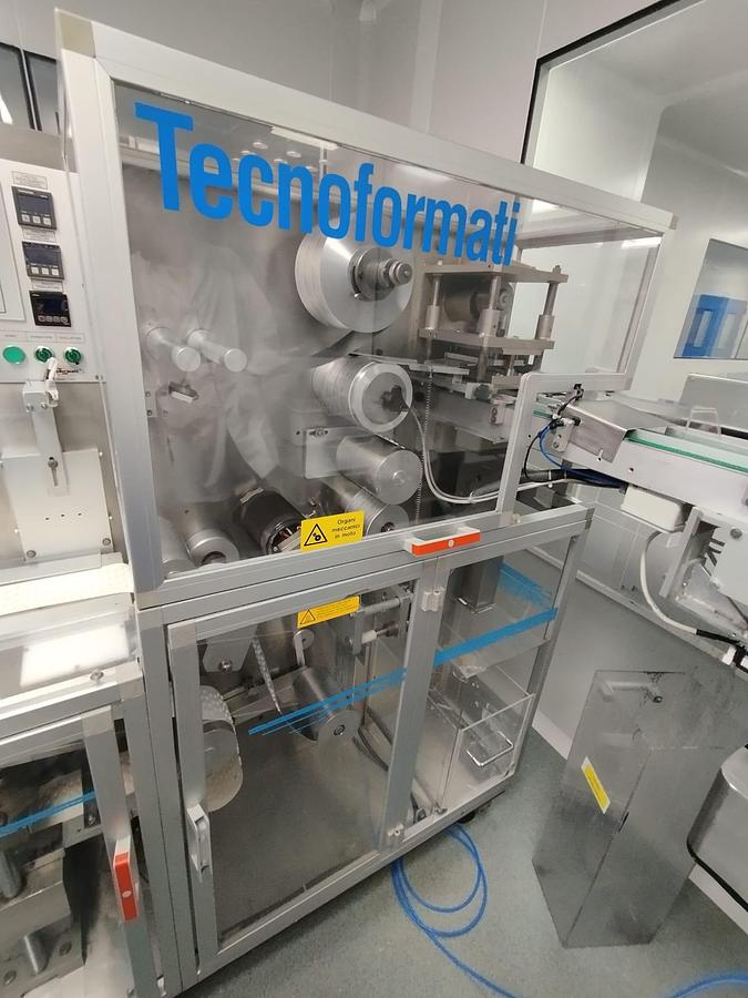 Usado Maquina estuchadora FAMAR  + emblistadora TECNOFORMATI . SALVA