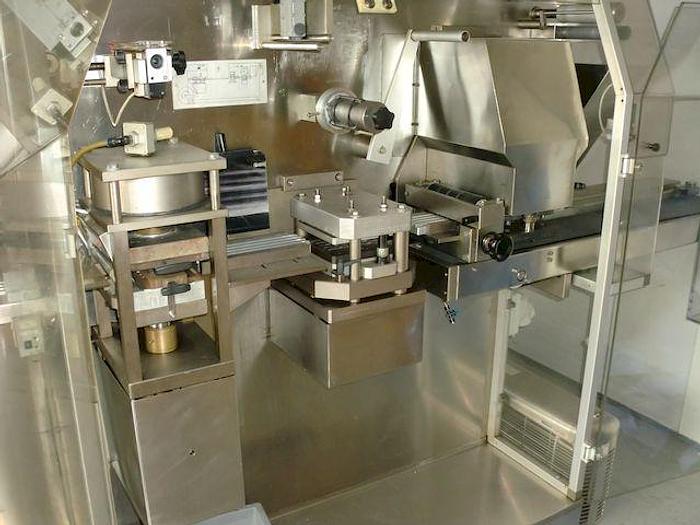 Usado Emblistadora PRECISION GEARS LTD Modelo TR-100 (IMA Italia)