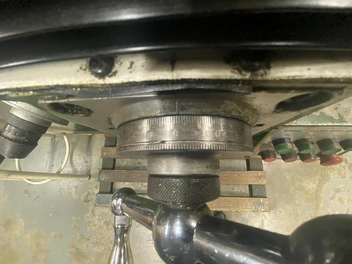 Used Microcut 837 Manual Turret Milling Machine