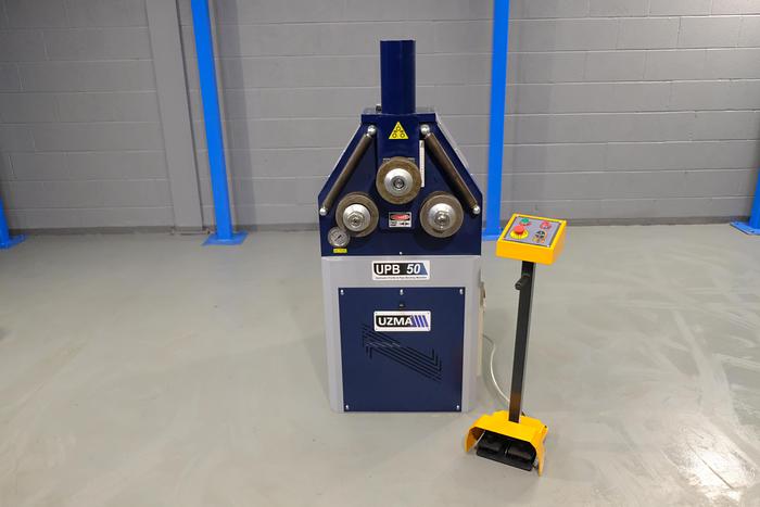 UZMA HPK 50 section roller hydraulic operation