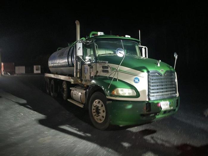 Used 2000 MACK