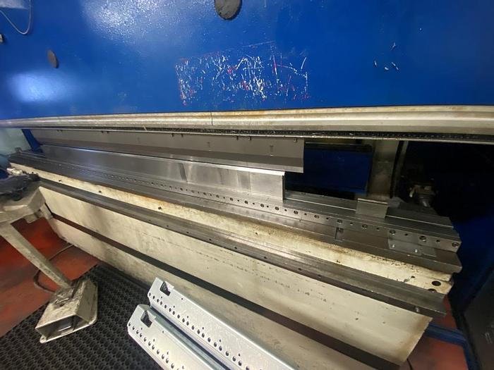 Used 2003 Trumpf TrumaBend V230 CNC Pressbrake