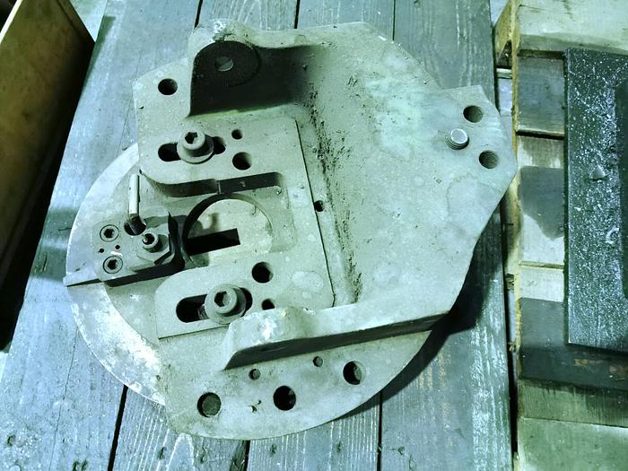 Used 1971 Keyway and broaching machine HENNING DKME 10