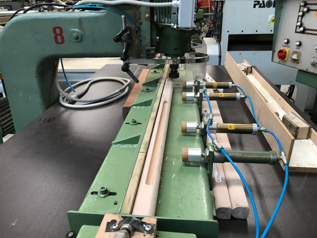 Usato Pantografo speciale per fresatura gambe di lettino per bambini