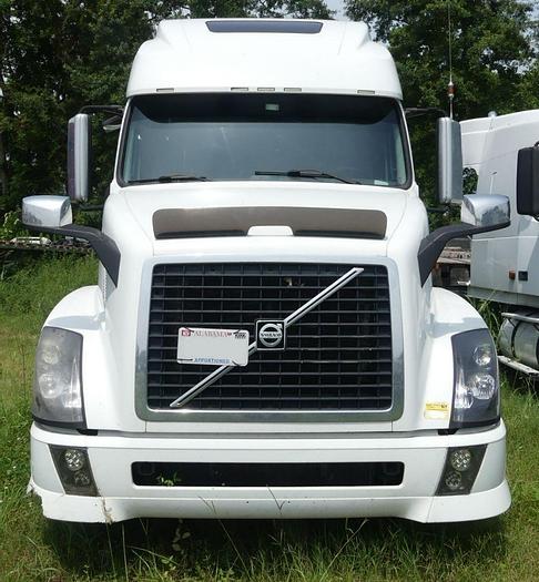 Used 2011 VOLVO VNL 64T