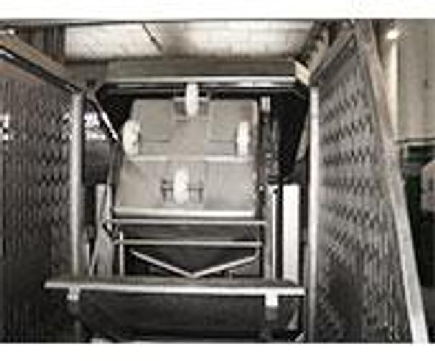 Xuclá Model NM34AEV Bin Trolley Washing Cabinet