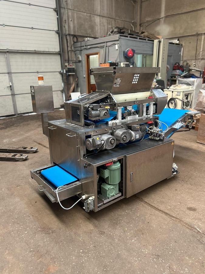 Usato 1999 Rheon V4 Dough Feeder
