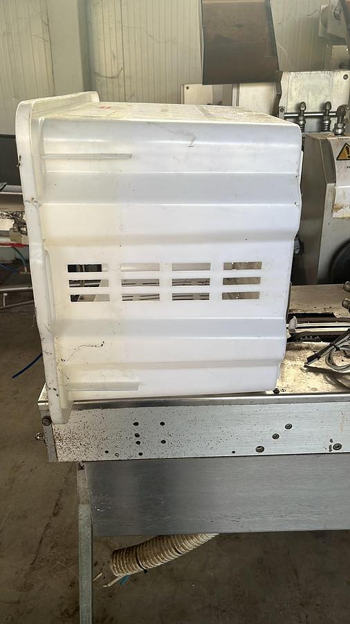 Usato Lot of 100 Like-New Plastic Bread Crates 600 x 400 mm Bakery Trays