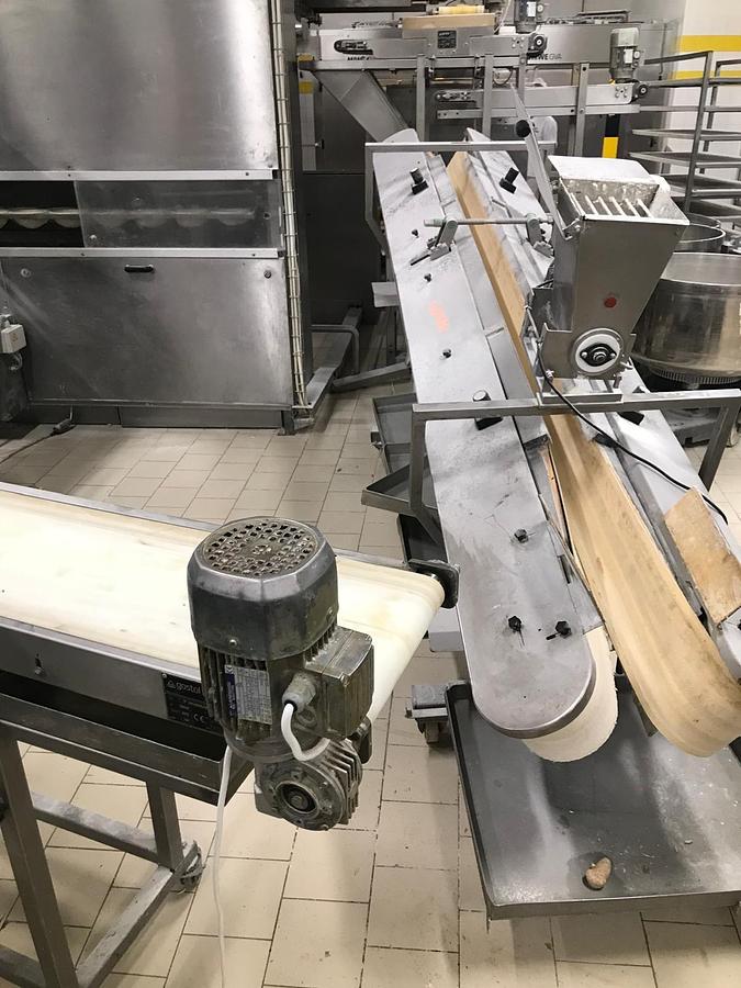 Usato Gostol Bread Line