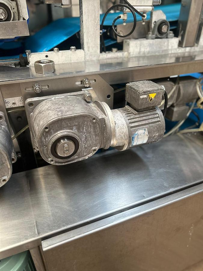 Usato 1999 Rheon V4 Dough Feeder
