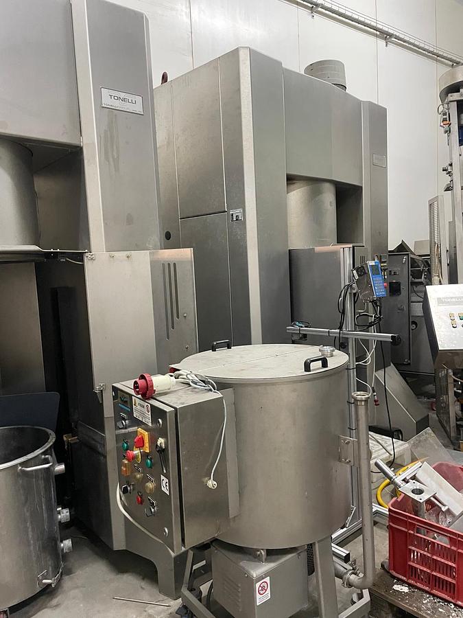 Usato 2005 Tonelli Planetary mixer 300 lt