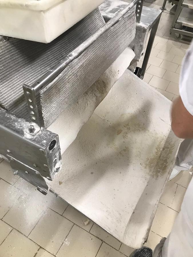 Usato Gostol Bread Line