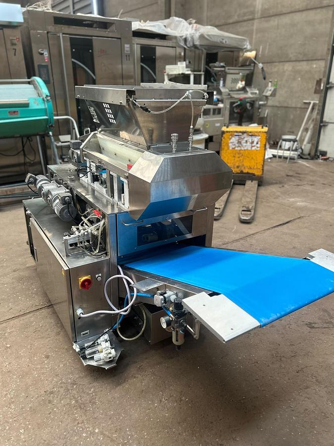Usato 1999 Rheon V4 Dough Feeder