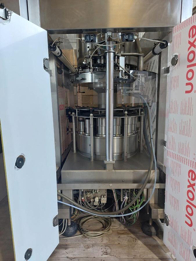 Usato 2011 Bertolaso Capping machine