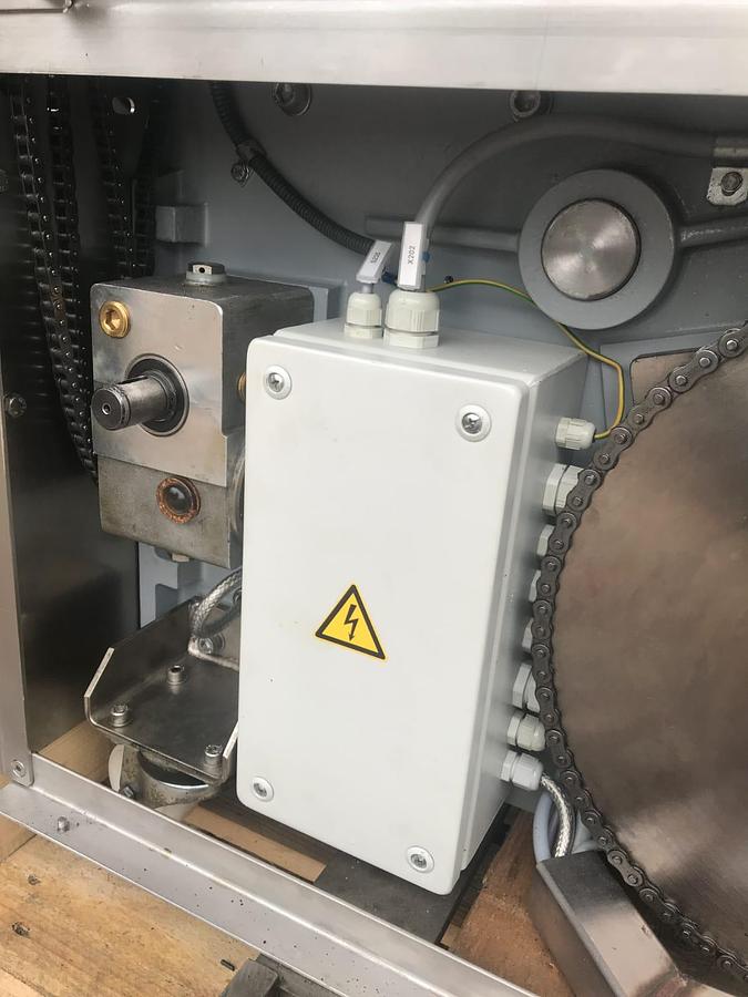 Usato Gostol Bread Line