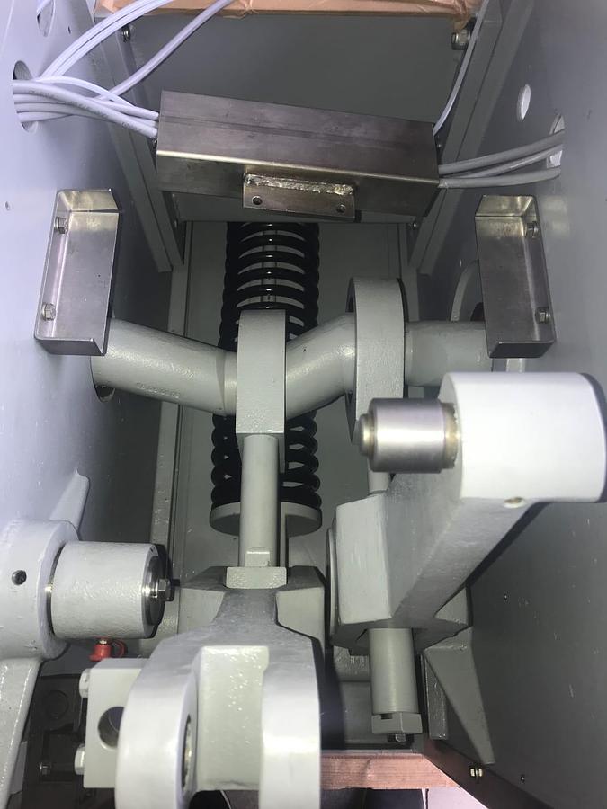 Usato Gostol Bread Line