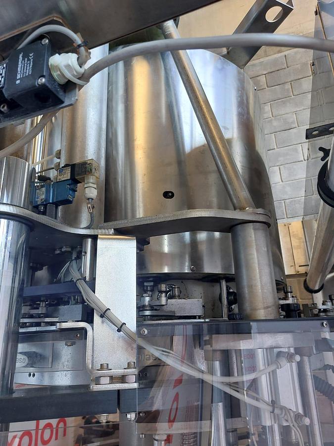 Usato 2011 Bertolaso Capping machine