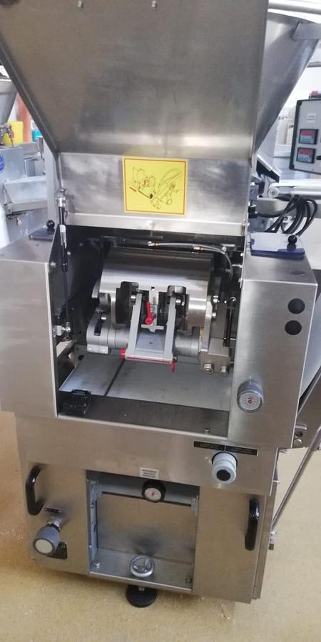 Usato Gostol Bread Line