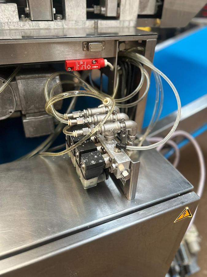 Usato 1999 Rheon V4 Dough Feeder