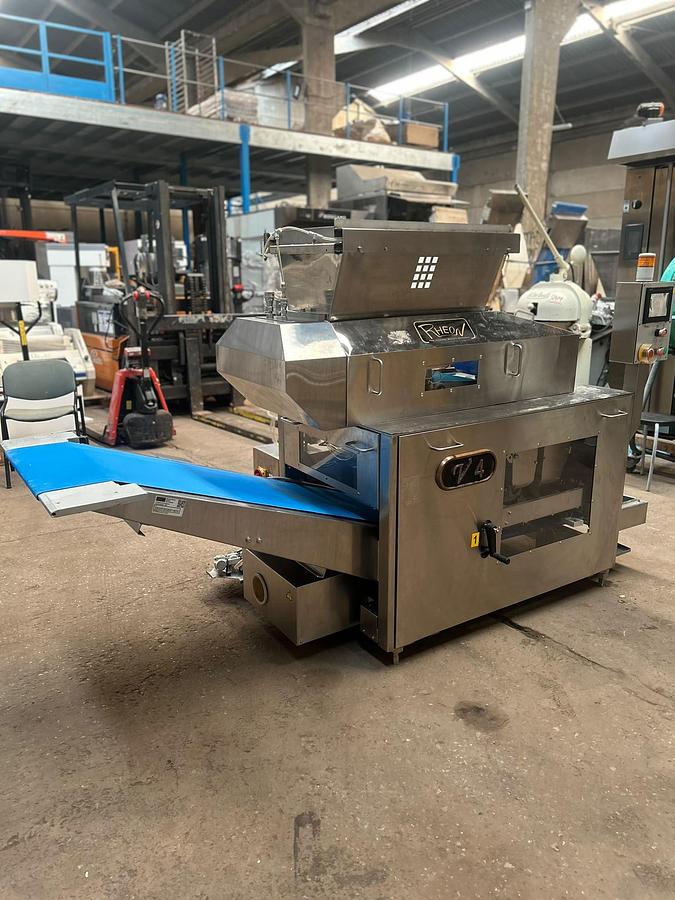 Usato 1999 Rheon V4 Dough Feeder