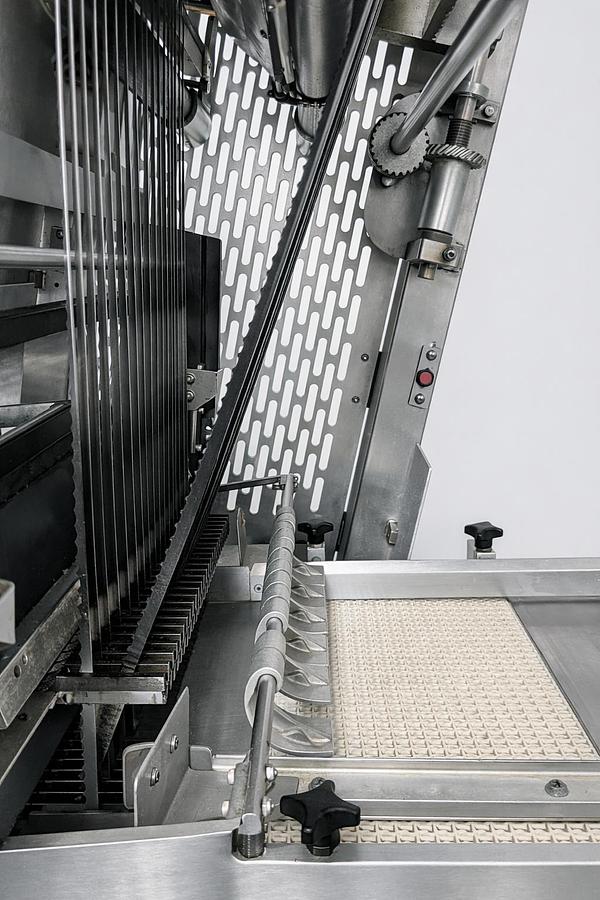 Usato 2011 UBE bread slicer
