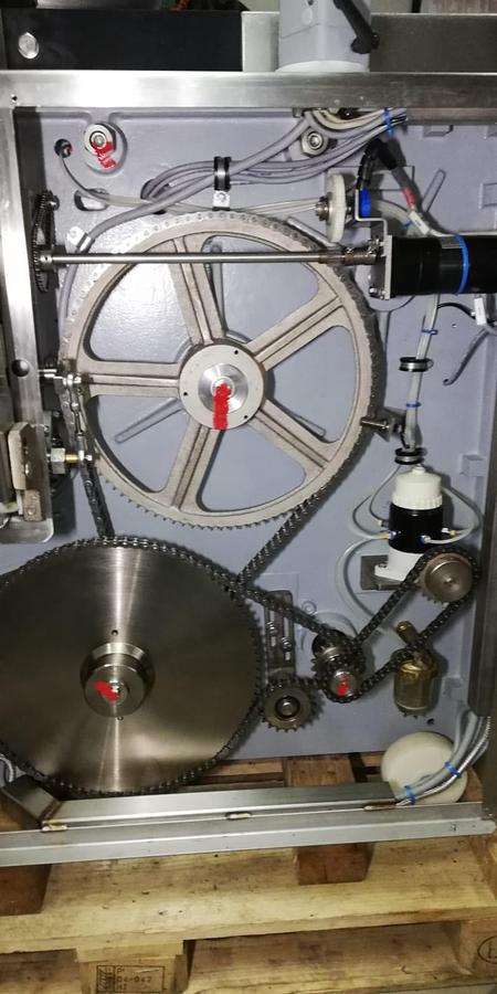 Usato Gostol Bread Line