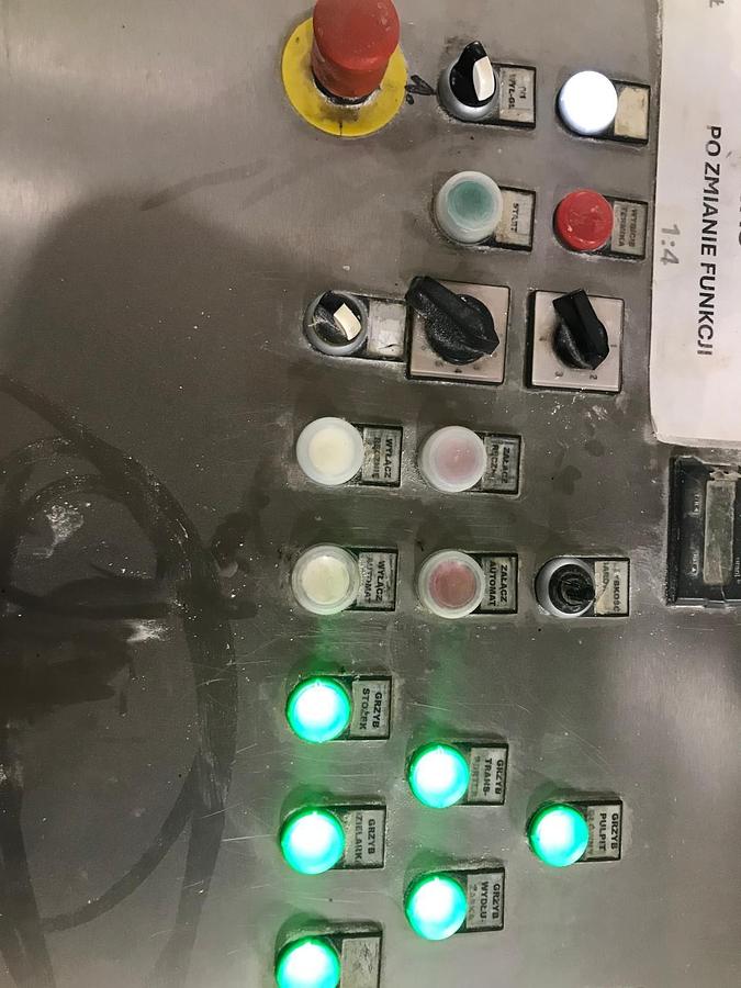 Usato Gostol Bread Line