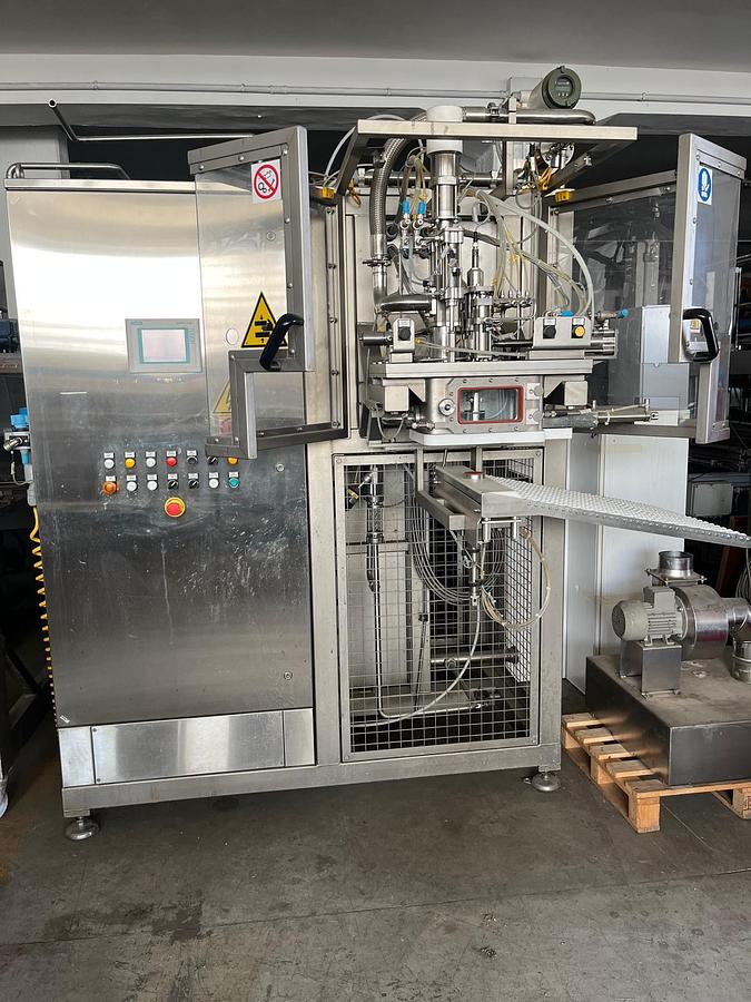 Used ASEPTIC FILLING MACHINE