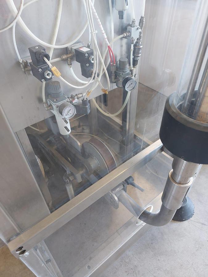 Usato 2011 Bertolaso Capping machine