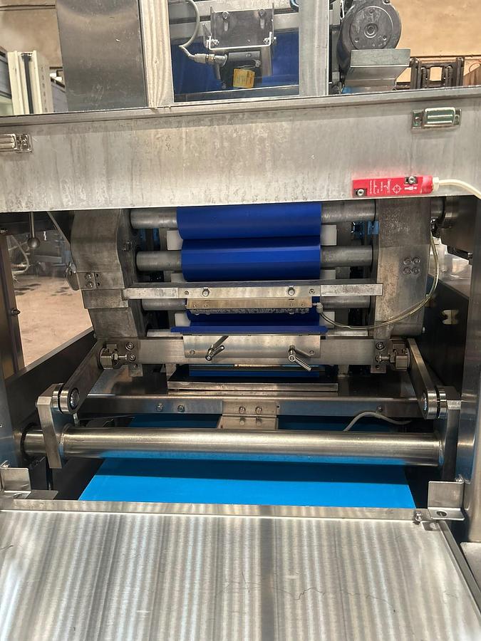 Usato 1999 Rheon V4 Dough Feeder