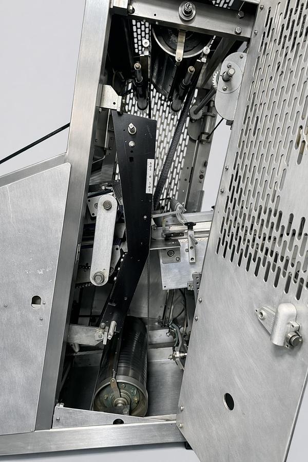 Usato 2011 UBE bread slicer
