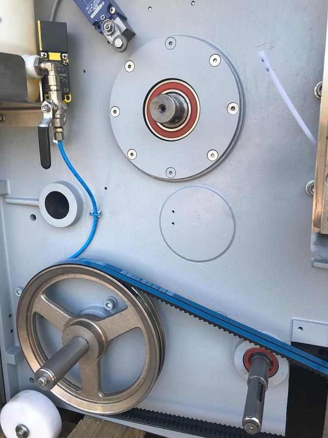 Usato Gostol Bread Line