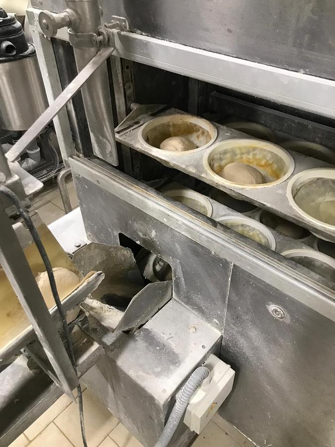 Usato Gostol Bread Line