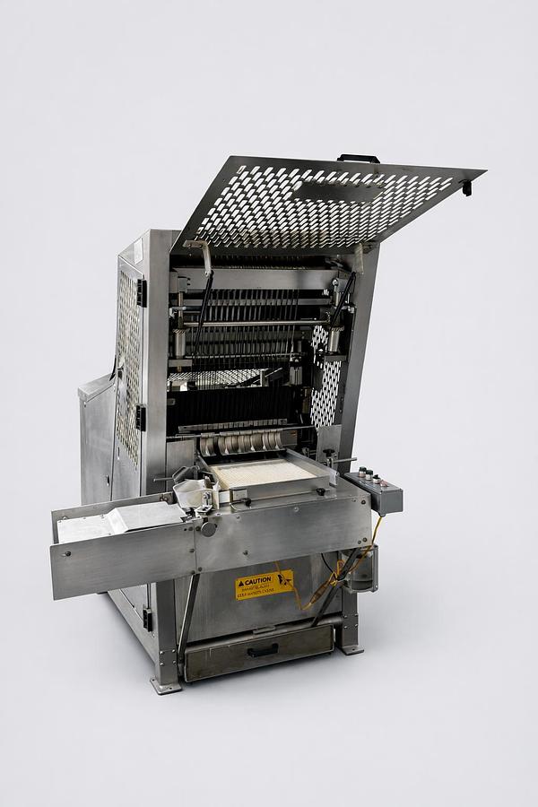 Usato 2011 UBE bread slicer