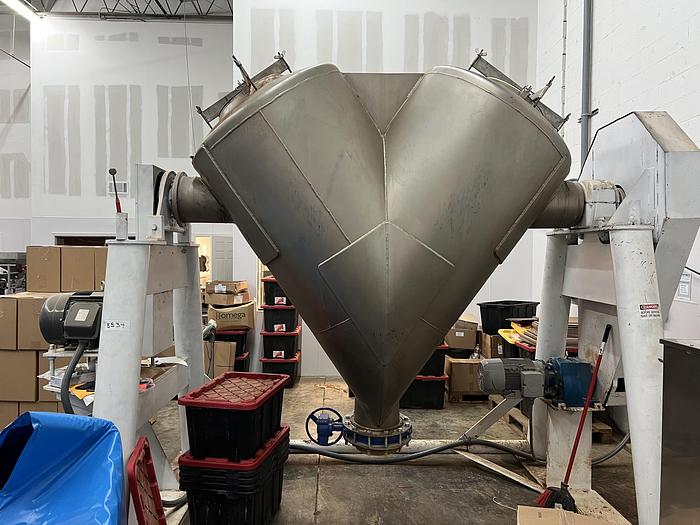 Used 60 CU. FT. TWIN SHELL "V" BLENDER WITH INTENSIFIER BAR