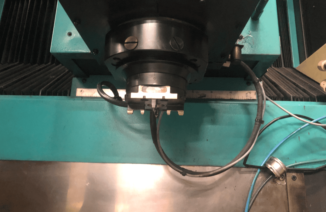 Used Makino EDNC-43 - Vertical machining centre - 1997