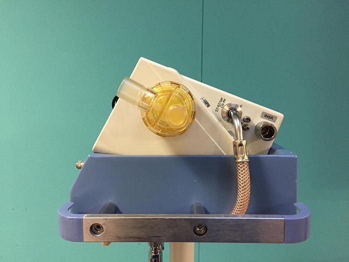 Used Dräger Transport Ventilator Microvent mit einigen Verbrauchsmaterialien